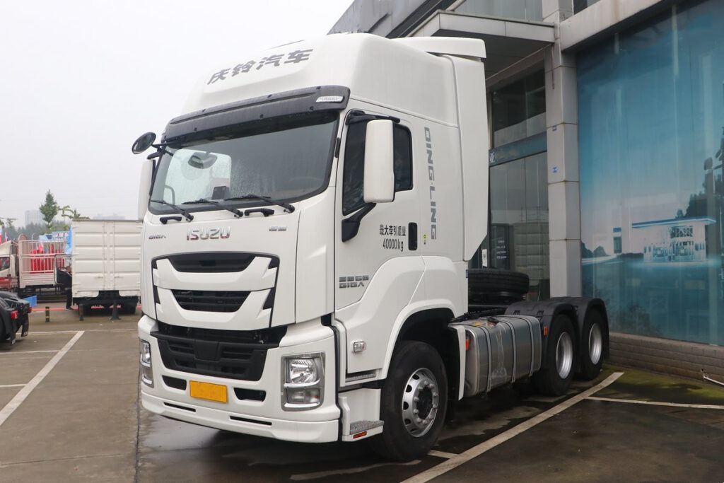 ISUZU-GIGA-6X4-520HP-Tractor-Truck-Left